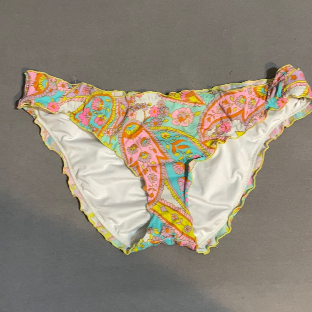 Floral pattern ruffle bikini bottom
